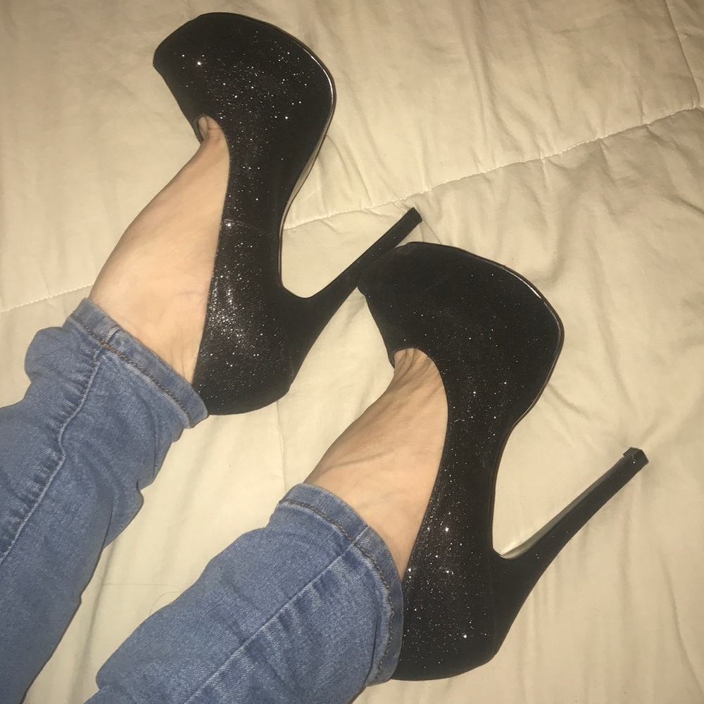 Black Glitter Platform Pumps